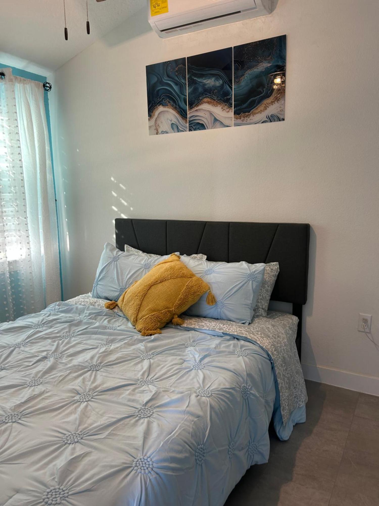 Perfect Getaway-Lovely Cottage House- Near Beaches โนโคมิส ภายนอก รูปภาพ